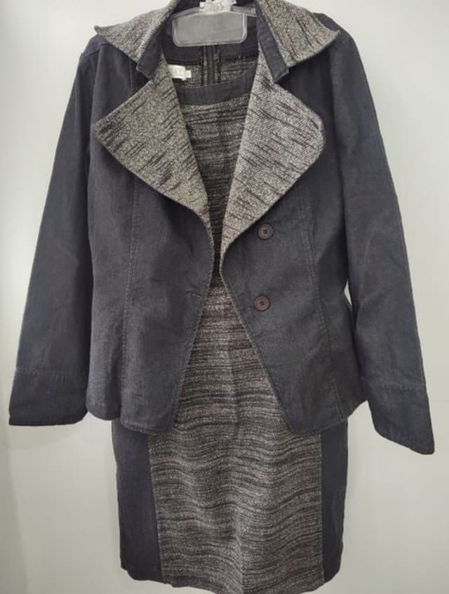 Conjunto vestido e blazer